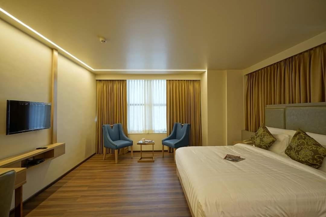 The Galleria Hotel Rajkot Eksteriør billede